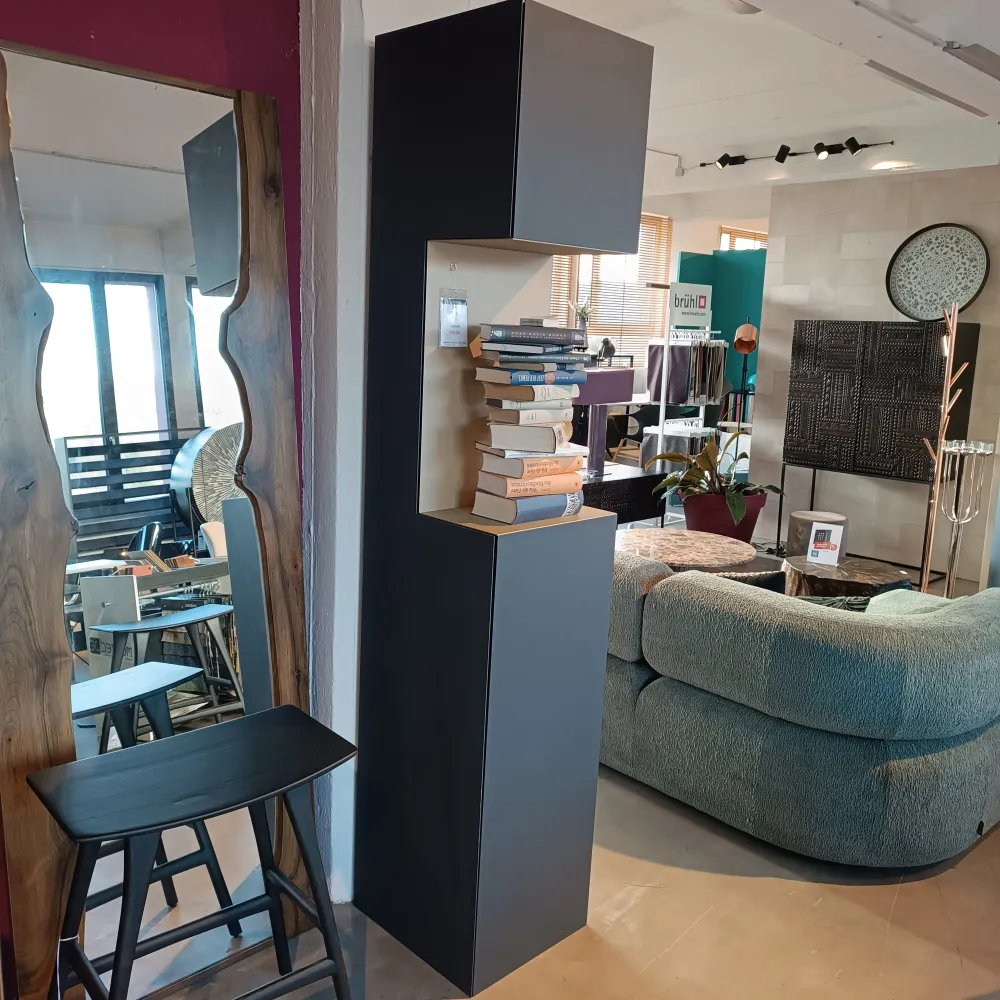 Bücherregal / Hochschrank"