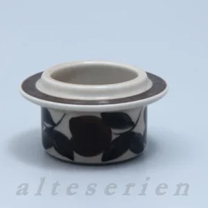 Eierbecher auf Fuß