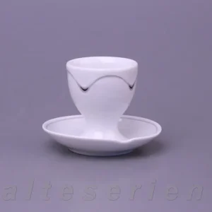 Eierbecher auf Fuß