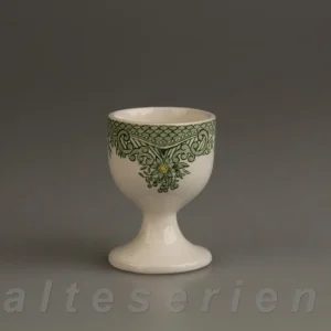 Eierbecher auf Fuß