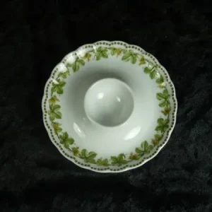 Eierbecher mit Schalenablage