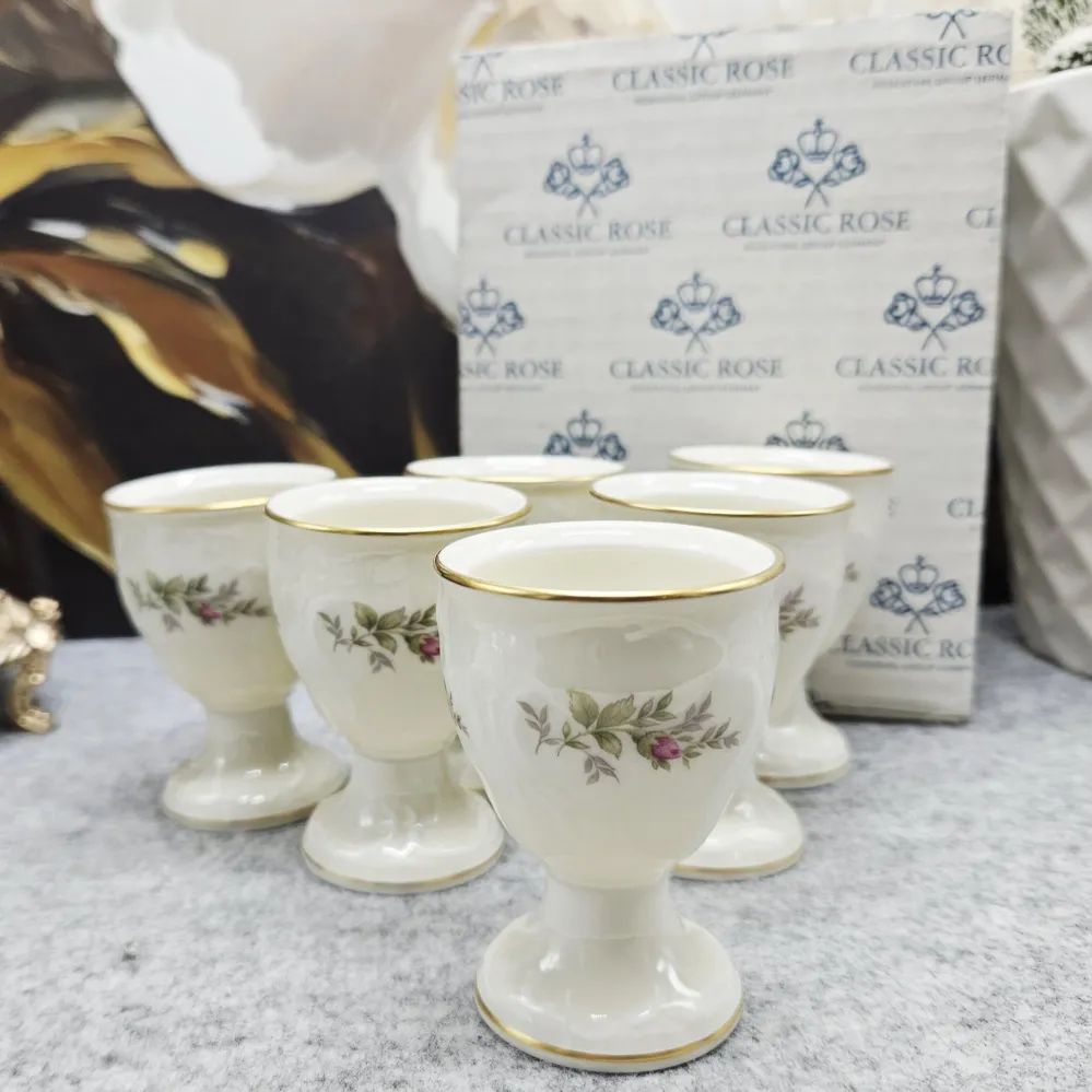 6 Stück. "Rosenthal Classic Rose - Moosrose Porzellan-Eierbecher-Set mit Originalverpackung (6,7cm.)
