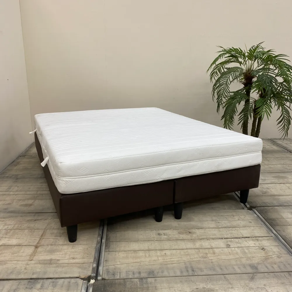 Boxspringbett 160x200 Dunkelbraun Leder mit Matratze Bett Gebraucht