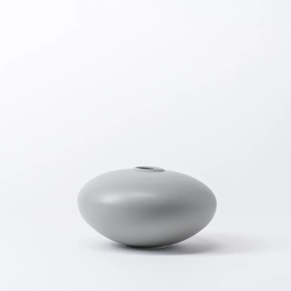 Alev Ebüzziya Siesbye - Alev - Vase 02 - small - misty grey
