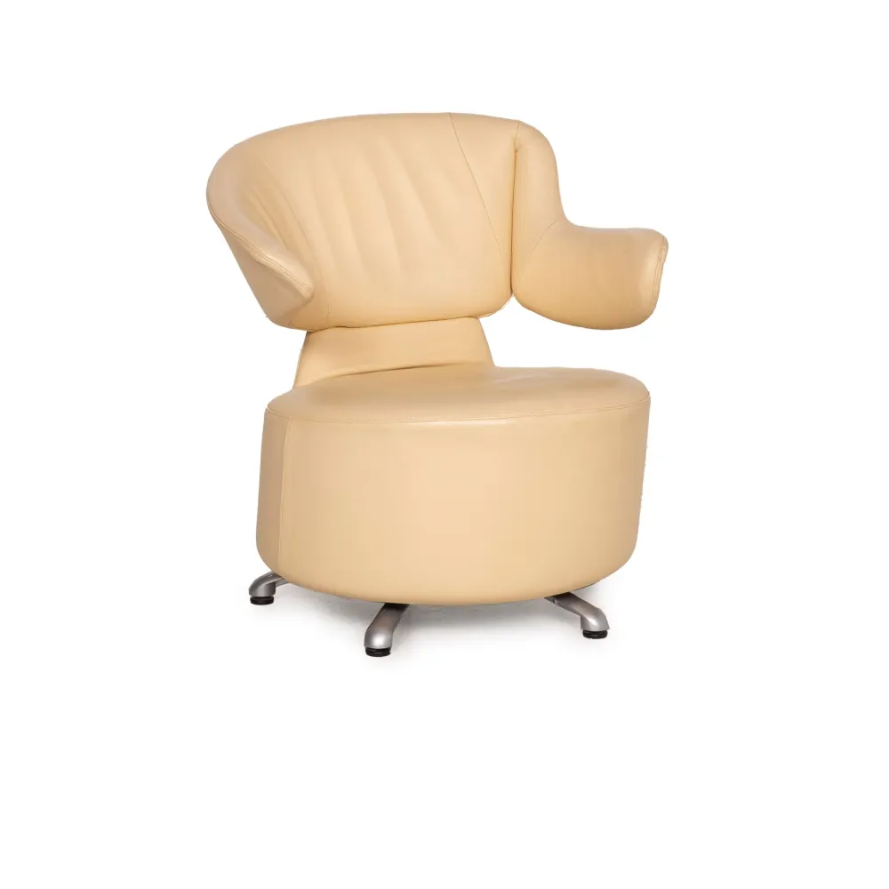 Cassina K06 Aki Biki Canta Leder Sessel Creme