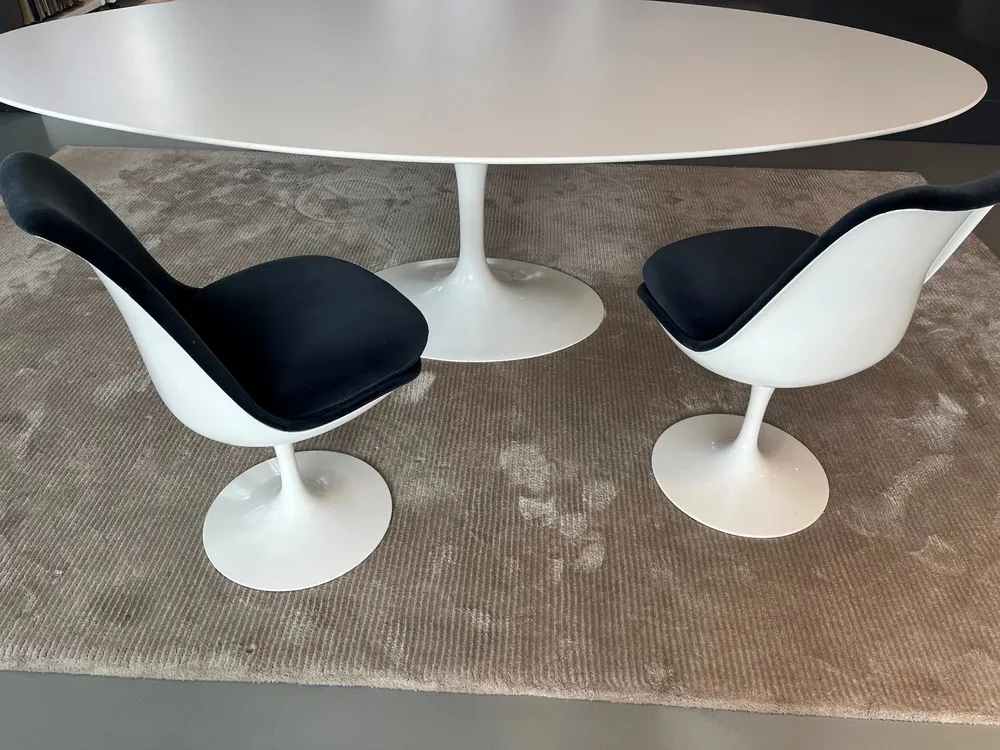Knoll International Saarinen Stuhl