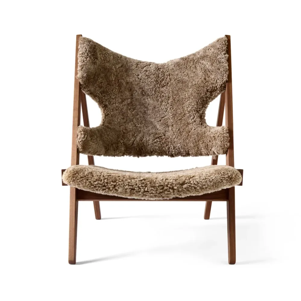 Sessel KNITTING braunes Schafsleder mit Nussbaumfuß