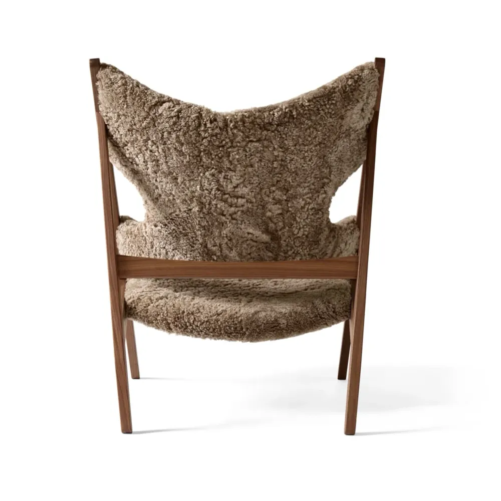 Sessel KNITTING braunes Schafsleder mit Nussbaumfuß