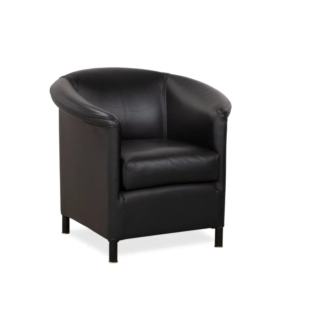 Wittmann Aura Leder Sessel Schwarz Messingkappen